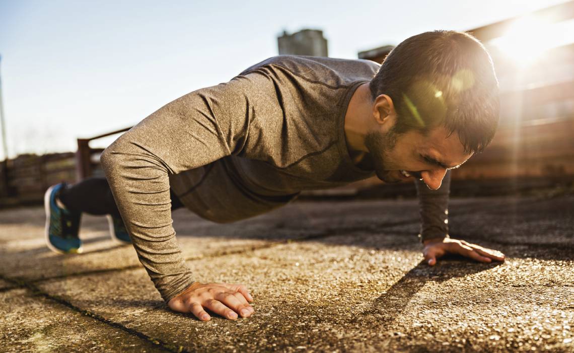 MX - 1140x700 -Man doing push-ups outside.jpg